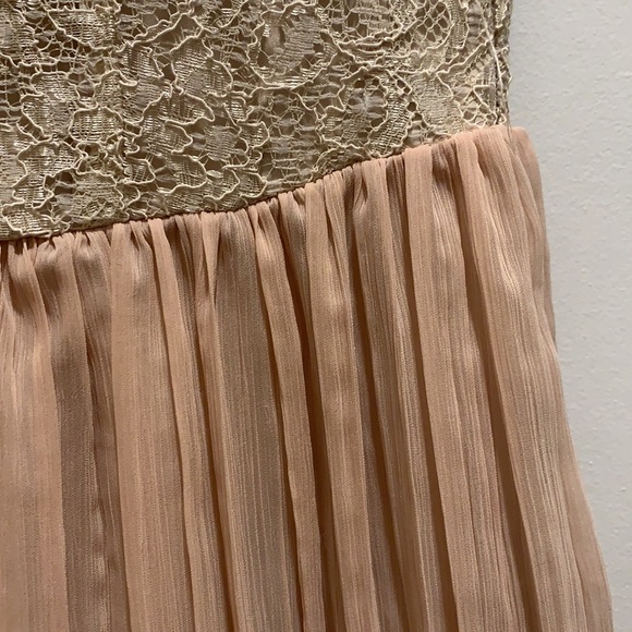 Lace and Tulle lined cocktail dress in peach pink - Picture 5 of 11